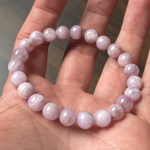 Kunzit karkötő, extra, 8mm (Kunzit karkötő) Kunzit karkötő, extra, 8mm (Kunzit karkötő)