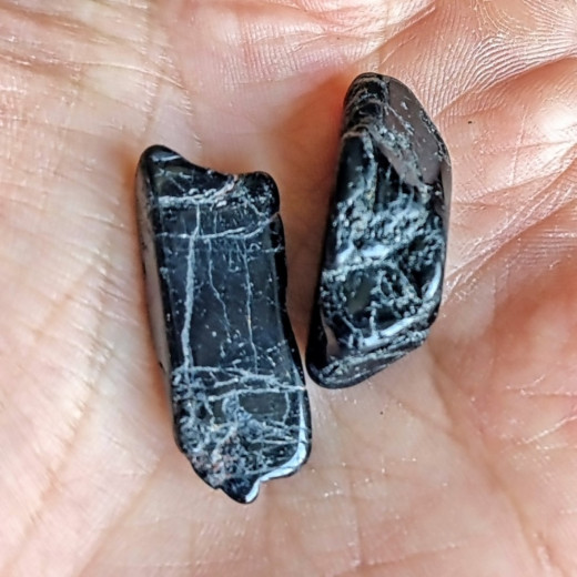 Fekete turmalin - sörl marokkő, szabálytalan Fekete turmalin - sörl marokkő, szabálytalan