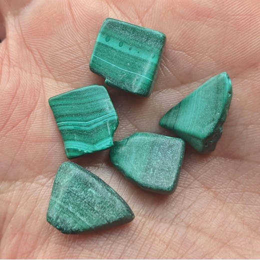 Malachit marokkő, lapos, szabálytalan Malachit marokkő, lapos, szabálytalan