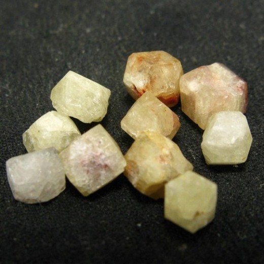 Rodizit marokkő, lemuriai mesterkristály, APRÓ Rodizit marokkő, lemuriai mesterkristály, APRÓ