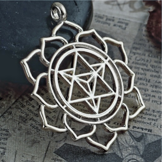 Szakrális medál gyógyító szimbólummal, yantra