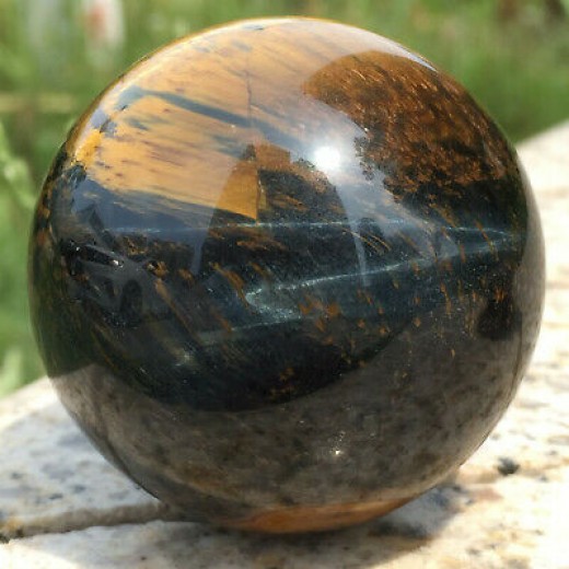 Tigrisszem ásvány gömb
